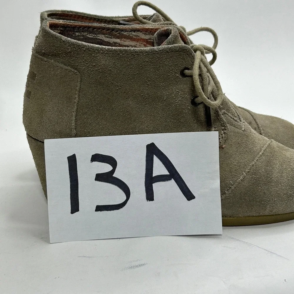 TOMS Suede Wedge Ankle Boots Taupe‎ Lace Up Women's Size 8